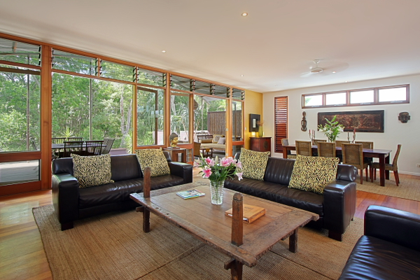 Beachfront Suffolk Park Picture 2