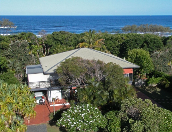 Beachfront Suffolk Park Picture 1