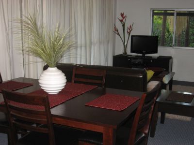 Central quiet unit with modern furnishings Picture 2