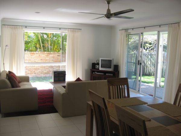 EASTPOINT, 6/18 Kipling Street. BYRON BAY Picture 1