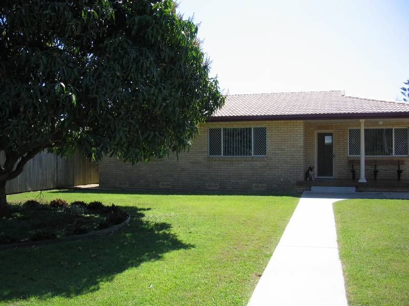 PET FRIENDLY - Large house close to town and beach Picture 1