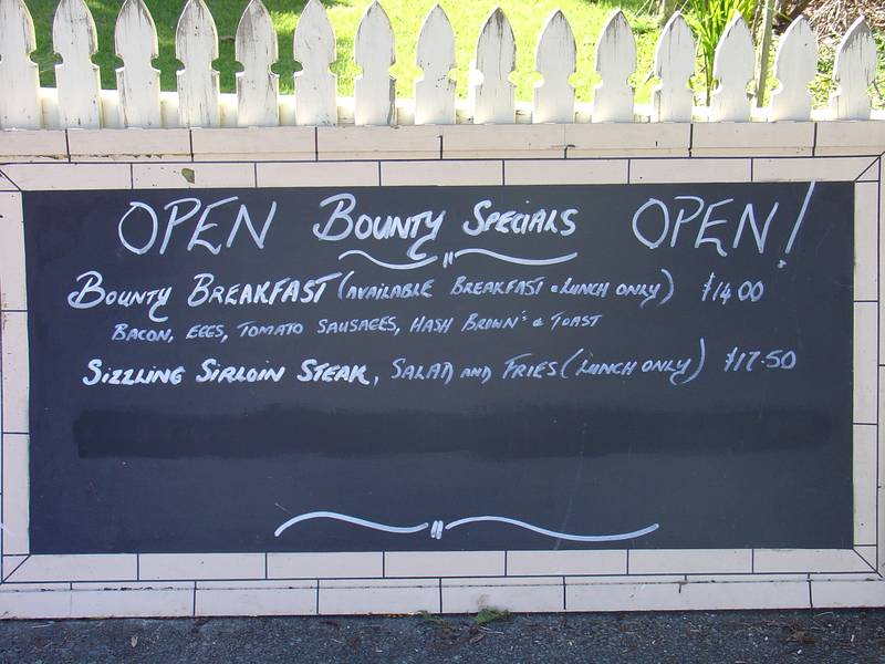 RENOWN BOUNTY BISTRO AND BAR - RUSELL BAY OF ISLANDS. Picture 1