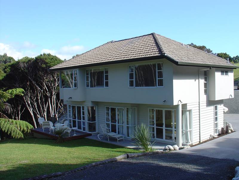 FAMILY LIVING WITH ROOM TO MOVE- TE WAHAPU RUSSELL BAY OF ISLANDS EXCLUSIVE Picture 3