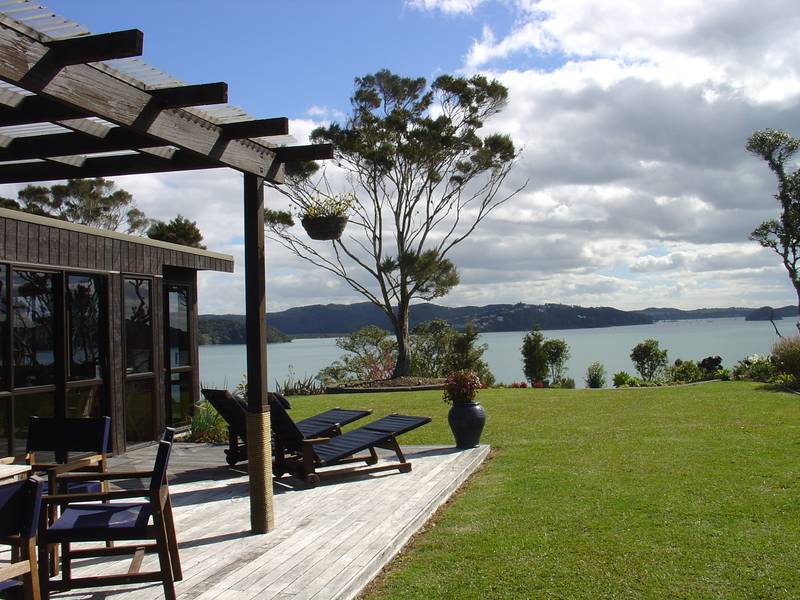 WATERFRONT OASIS - UNIQUE COMPLEX - FRONT UNIT Picture 1