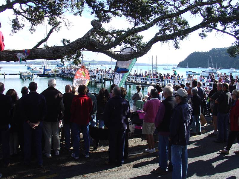 BUSINESS OPPORTUNITY AVAILABLE IN RUSSELL Picture 2