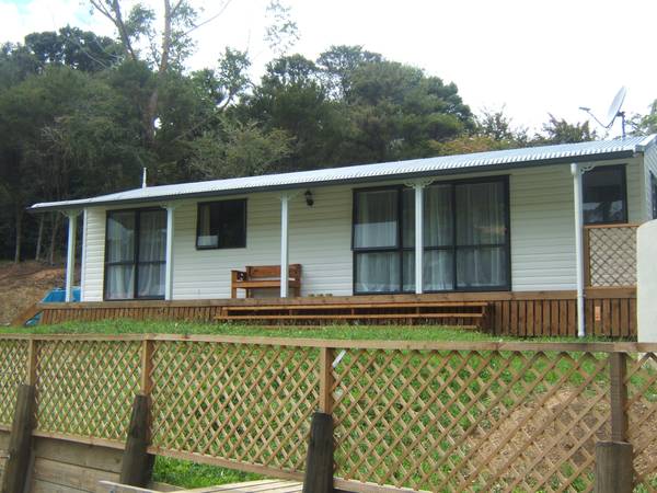 HOME IN RUSSELL AT ENTRY LEVEL PLUS ESTABLISHED INCOME. Picture 1