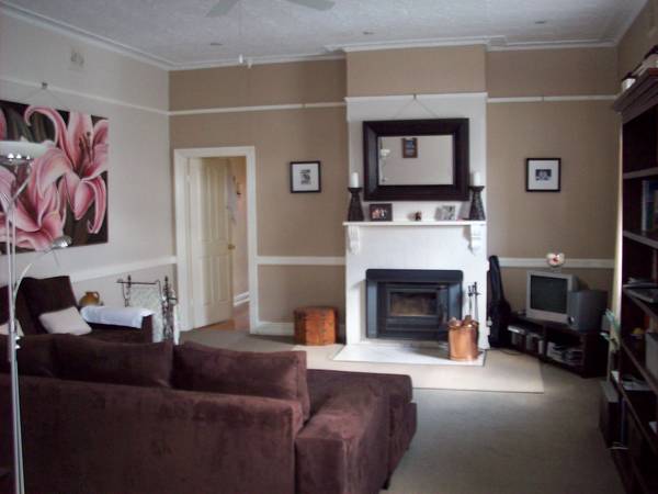 LIGHT AND BRIGHT Picture 3