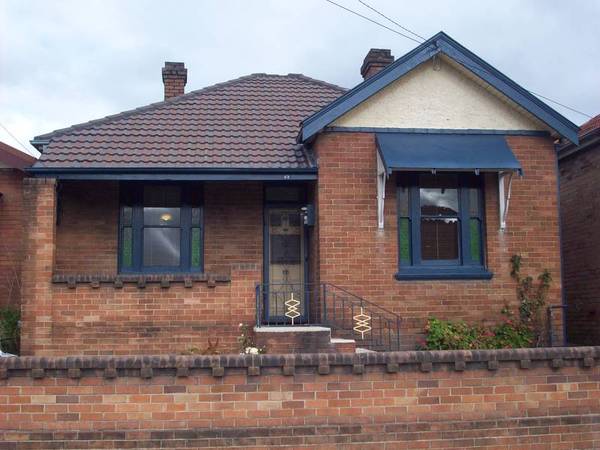 LITHGOW ON SHOW Picture 2