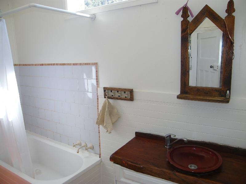 BELLS COTTAGE Picture 3