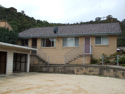 2 BEDROOM FLAT Picture 2 BEDROOM FLAT Picture