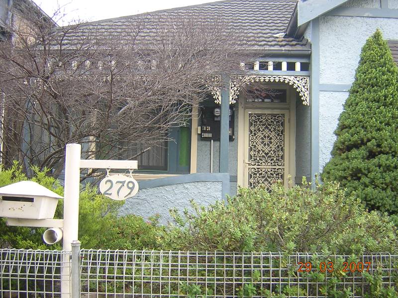 Corner block Picture 1