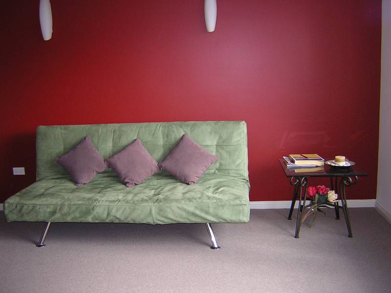 FULLY FURNISHED APARTMENTS Picture 2