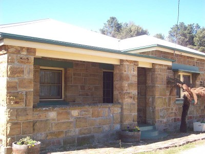 Sandstone Cottage, Large Block Picture
