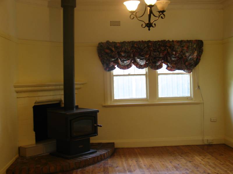 Sandstone Cottage, Large Block Picture 3