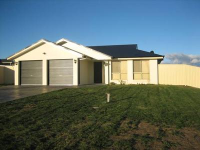 EUROPEAN STYLE + CLASS - RELUCTANT SALE Picture EUROPEAN STYLE + CLASS - RELUCTANT SALE Picture