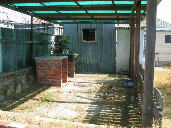 MOVE IN - OR LET US FIND YOU A TENANT. Picture 3