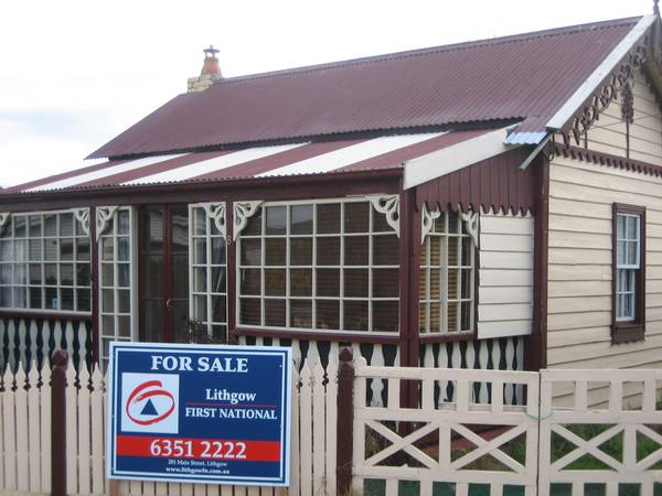 ALTERNATIVE HOME FOR THE ALTERNATIVE BUYER!!! Picture 1