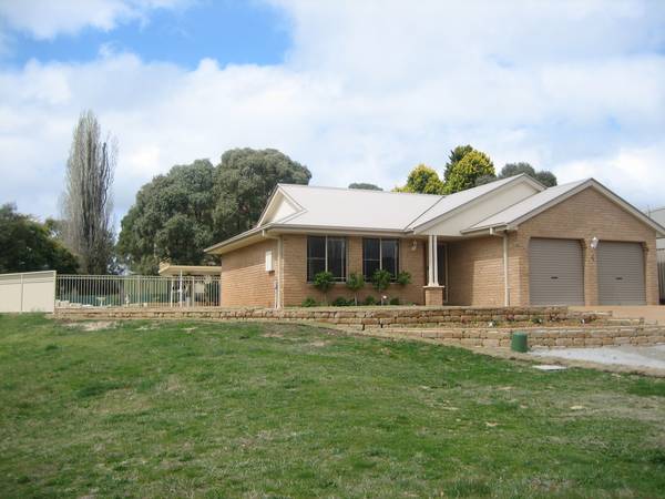 EXECUTIVE LIVING Picture 1