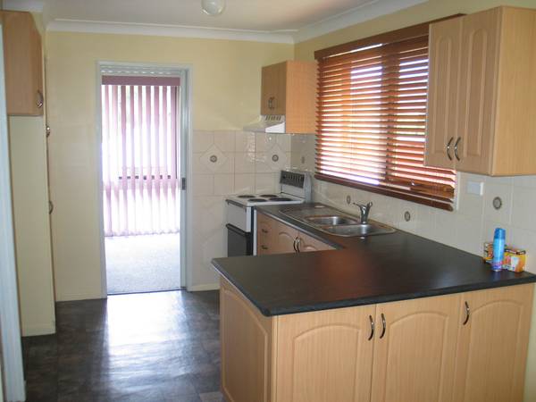 MOVE IN - BOIL THE JUG Picture 2