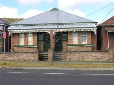 CLOSE TO TOWN Picture CLOSE TO TOWN Picture