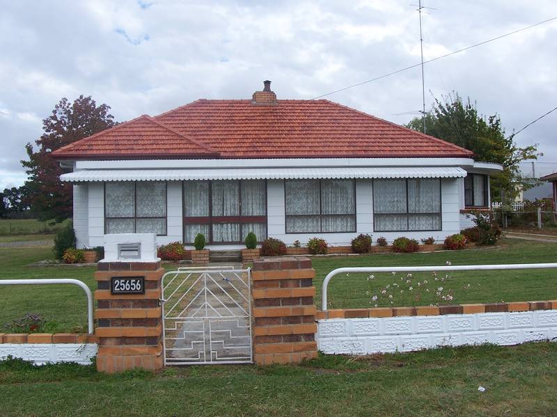 Charming Home with big backyard Picture 1