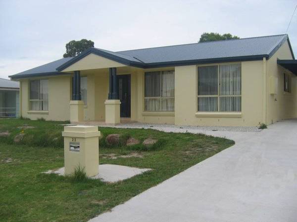 4 BEDROOM HOME WITH ENSUITE Picture 1