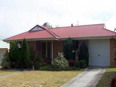 FAMILY HOME IN QUIET STREET & GREAT VIEWS Picture