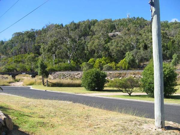 FAMILY HOME IN QUIET STREET & GREAT VIEWS Picture 2