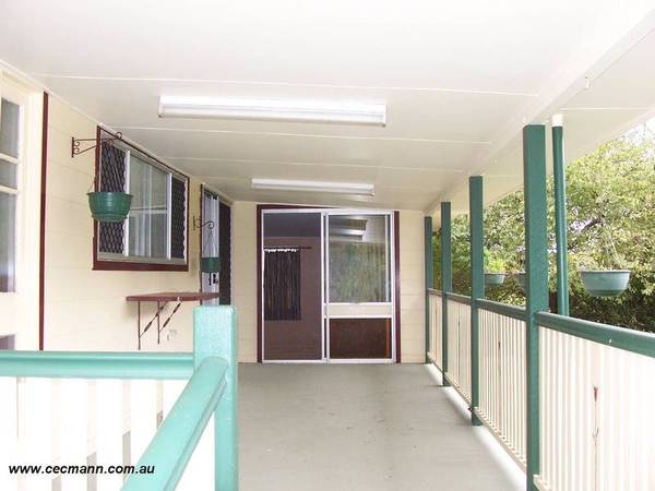 THE CHARMS OF COUNTRY LIVING Picture 3