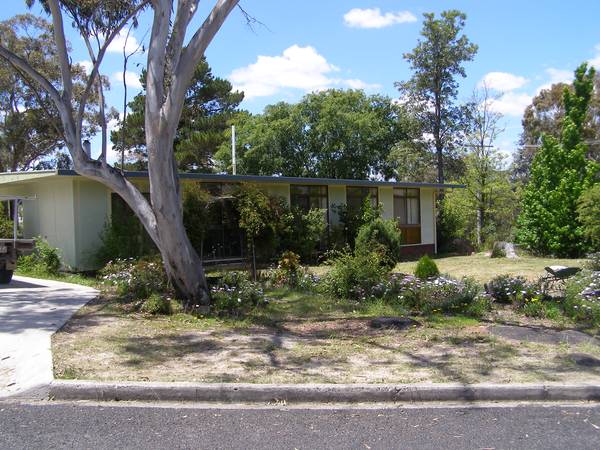 A LITTLE BIT OF COUNTRY CLOSE TO TOWN Picture 1