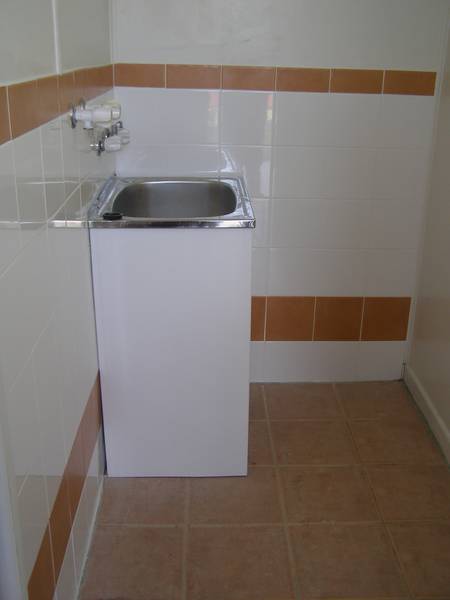 COMFORTABLE FAMILY HOME Picture 3