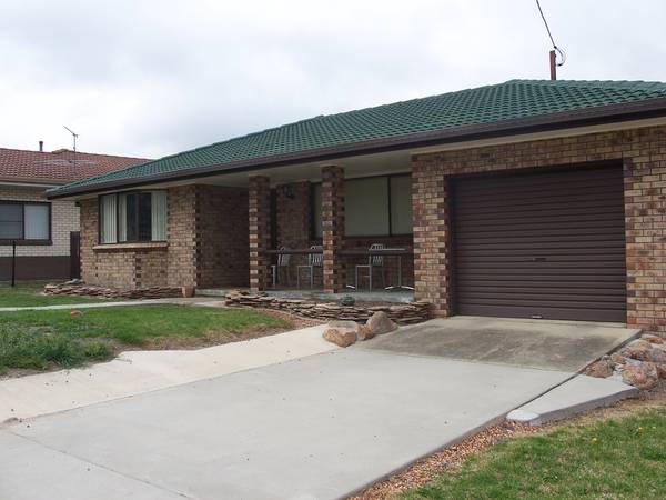 LARGE 4 BEDROOM BRICK HOME Picture LARGE 4 BEDROOM BRICK HOME Picture