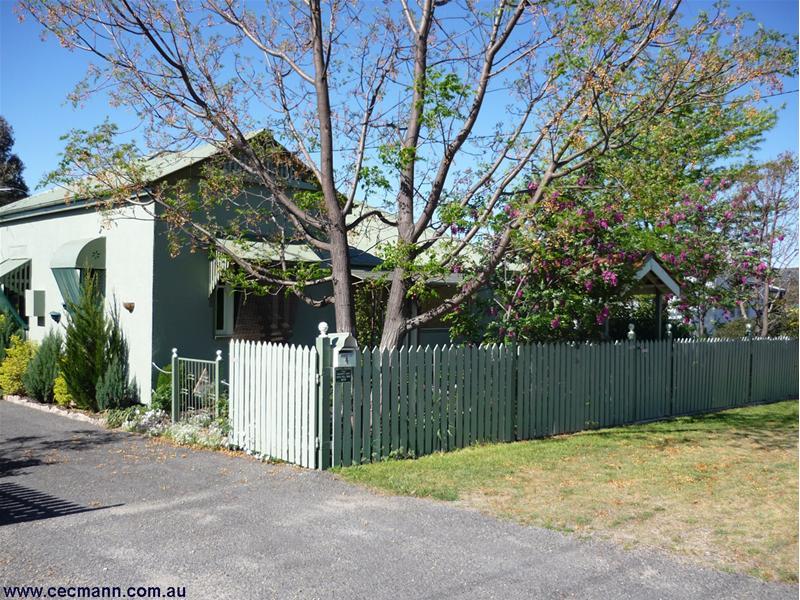 OPEN FOR ADMIRATION Picture 1