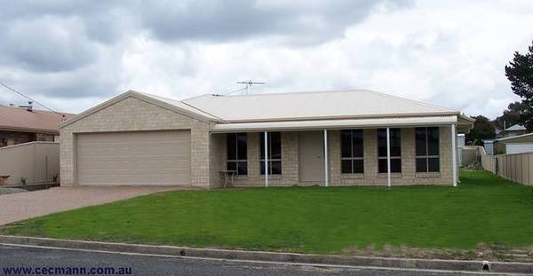 QUALITY FAMILY HOME Picture 1