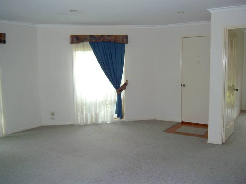 MODERN 4 BEDROOM BRICK HOME - DEDUCTED HEATING Picture