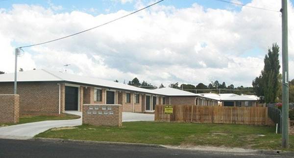 MODERN 2 BEDROOM BRICK UNIT - REVERSE CYCLE AIRCONDITIONING Picture 1
