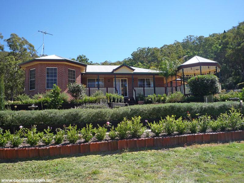 HIDDEN FROM THE OUTSIDE Picture 1