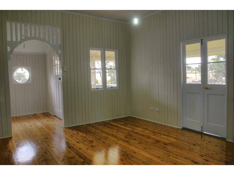 A Cosy Mixture Of Old And New Picture 2