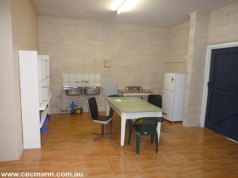 ESCAPE FROM BIG CITY PRESSURES Picture 2