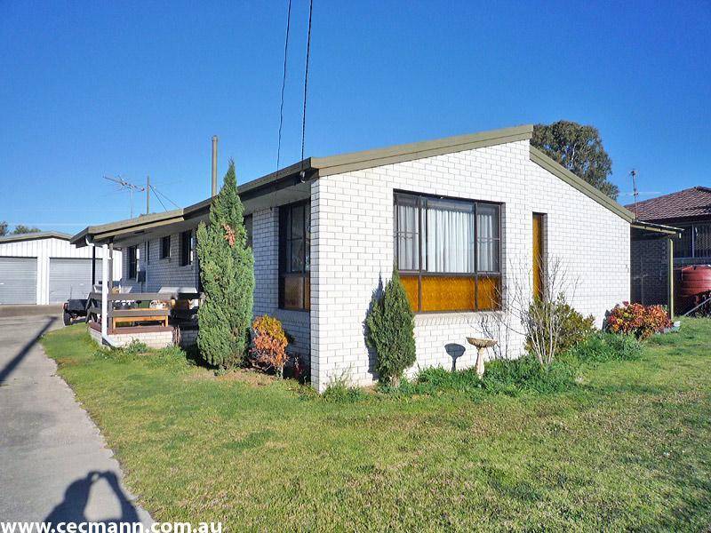 FOR A FAMILY TO FIT IN COMFORT Picture 1