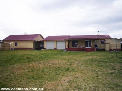 CHARMING, PRACTICAL & PRICED RIGHT Picture