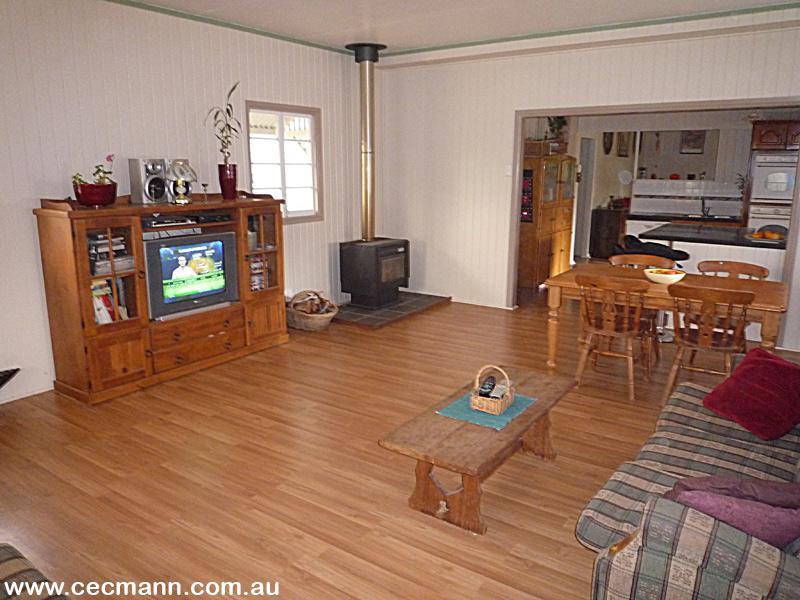 RENOVATED DREAM HOME ON 5 ACRES Picture 3