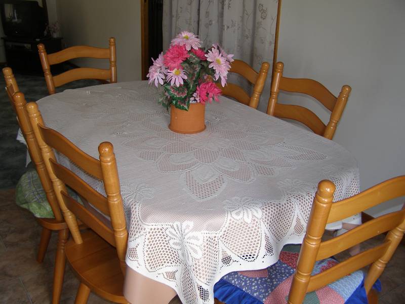 FULLY FURNISHED 3 BEDROOM HOME Picture 3