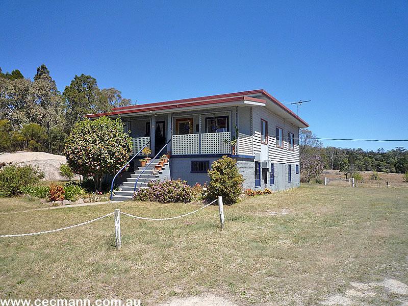 ESCAPE TO THE COUNTRY Picture 1