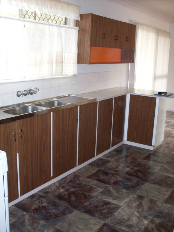 Just Minutes From The Heart Of The Town Picture 3