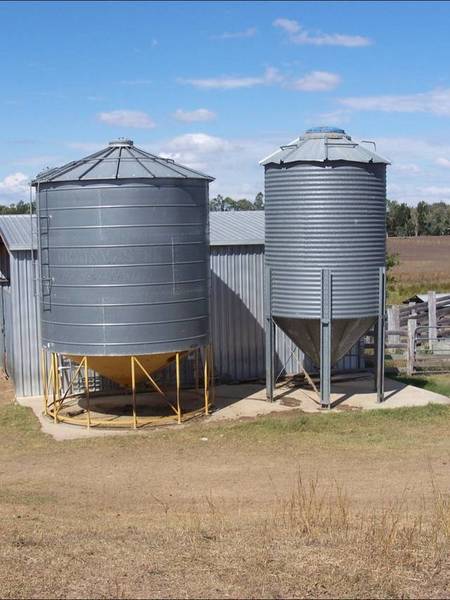 WARWICK SQIT AUCTION - TOTAL CLEARANCE SALE OVER 600 LOTS - SATURDAY 19TH MAY 9AM ON SITE Picture 1