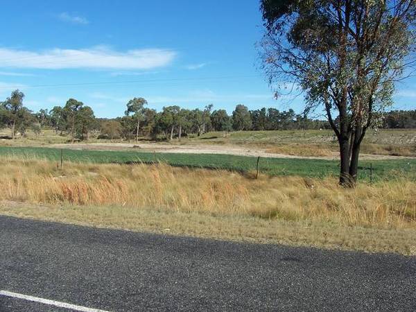 GREAT BLOCK CLOSE TO TOWN Picture 3