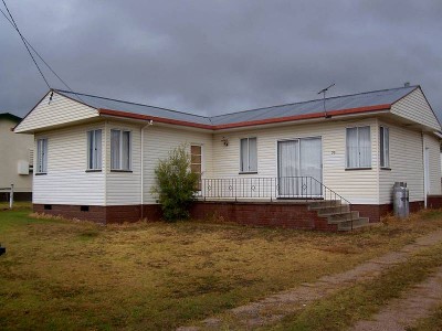 3 BEDROOM HOME - FULLY FENCED Picture