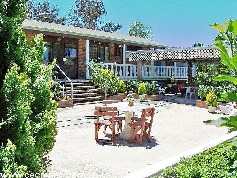 A PIECE OF PARADISE Picture 1