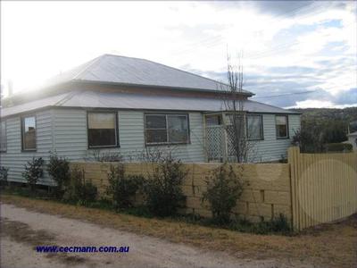 STUNNING FAMILY HOME OF YESTERYEAR Picture